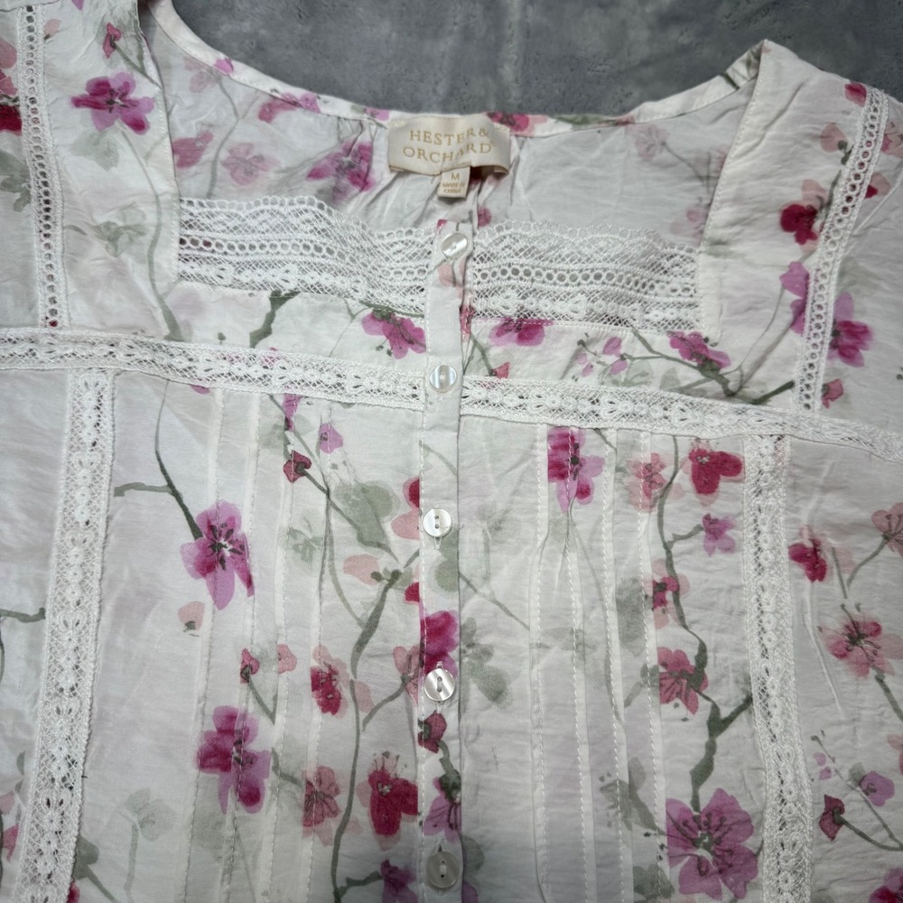 Hester & Orchard Floral Lace Trim Pintuck Button Front Blouse White Pink Medium - Picture 3 of 8